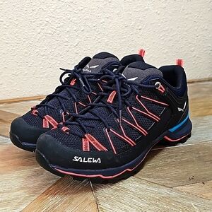 NWOT The Box Salewa Low-Rise Hiking Shoes.